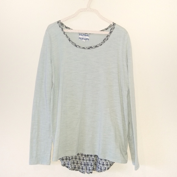 COMME TOI | Long Sleeve Top - Button Up Back - Picture 2 of 7